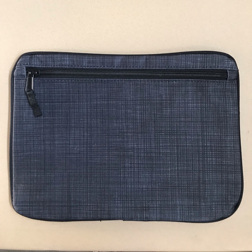 Thirty-One Grey Zipper Pouch